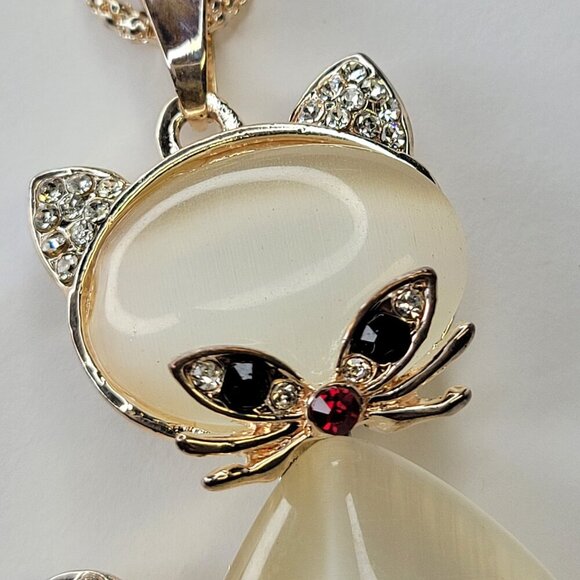 Cat Shaped Crystal Pendant - Picture 6 of 12